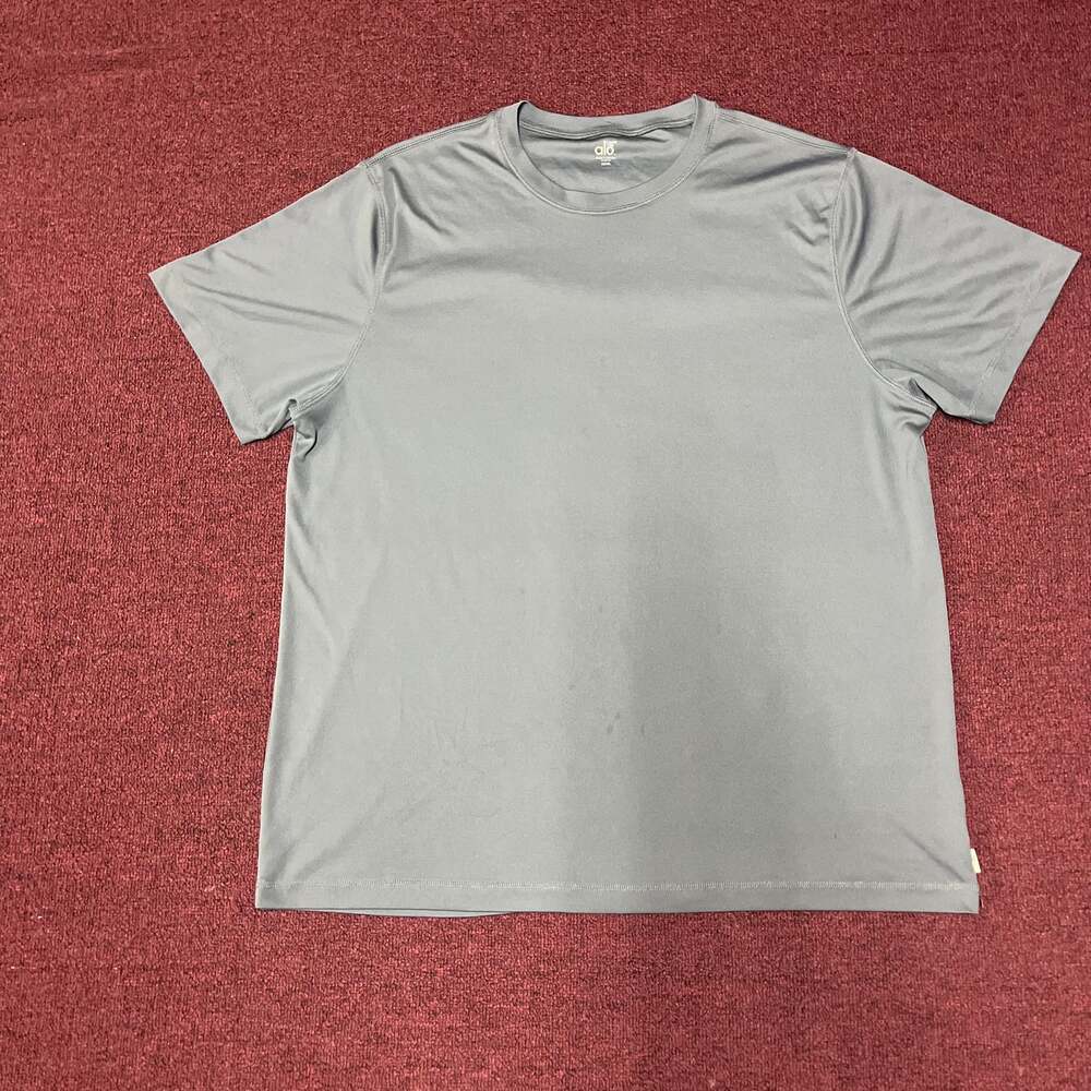 Alo Yoga Men's Conquer Reform Crewneck Short Sleeve Shirt Steel Grey